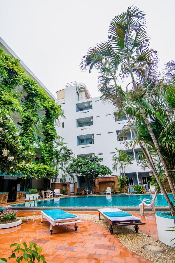 Sutus Court 7 Pattaya Exterior foto