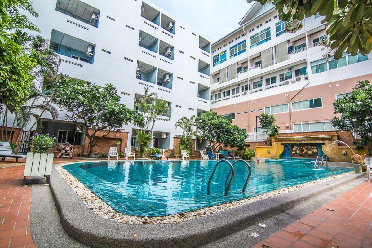 Sutus Court 7 Pattaya Exterior foto