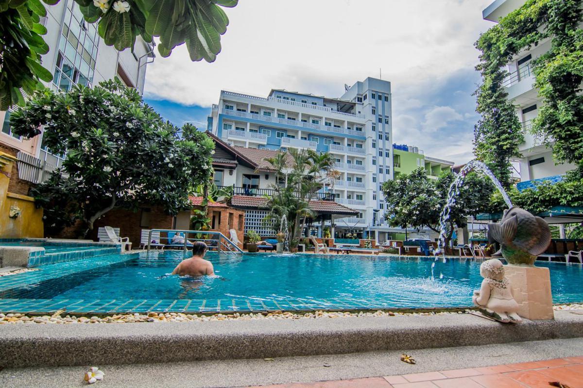 Sutus Court 7 Pattaya Exterior foto
