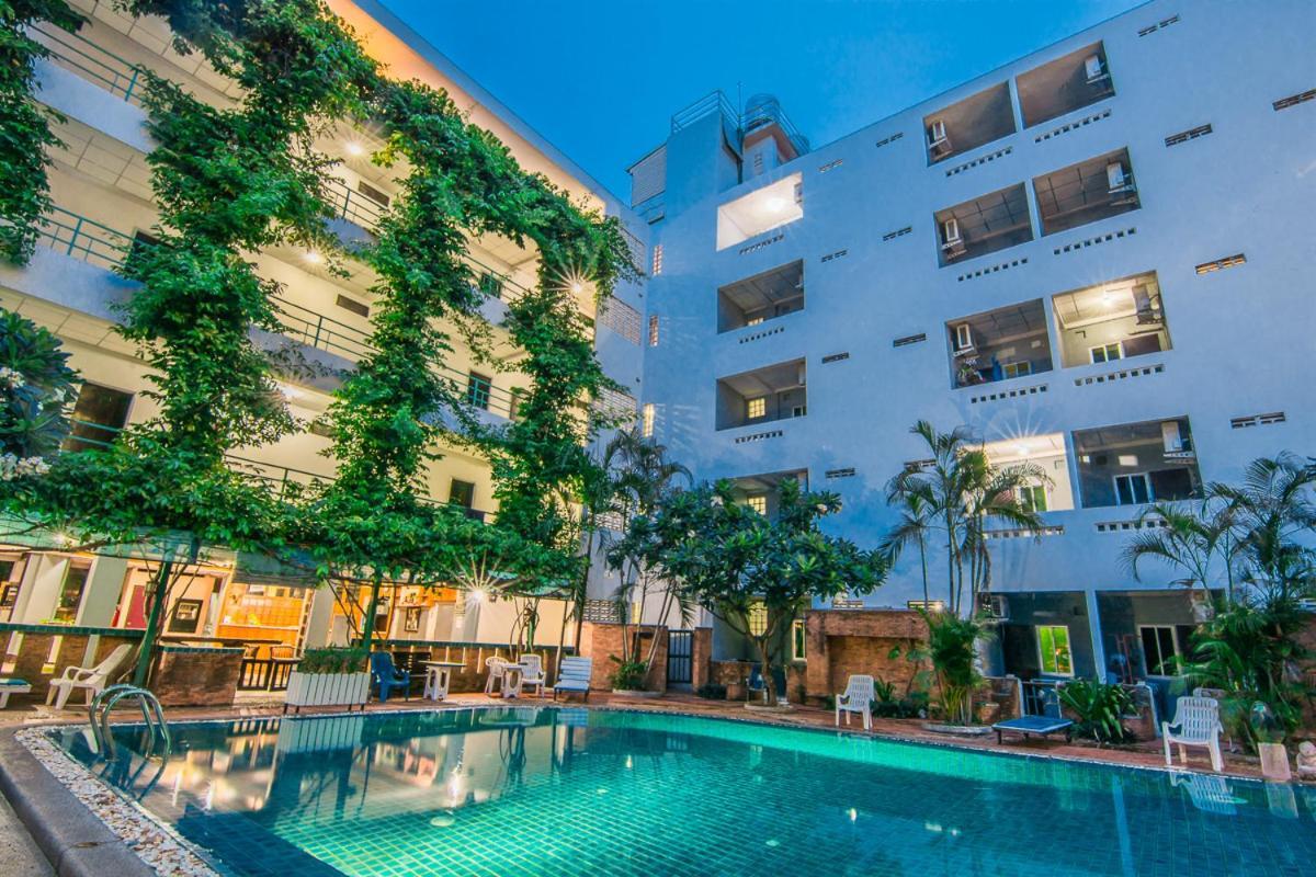 Sutus Court 7 Pattaya Exterior foto