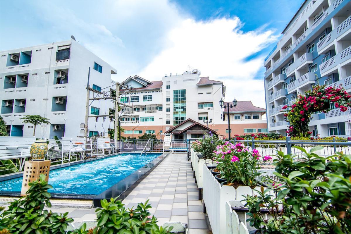 Sutus Court 7 Pattaya Exterior foto